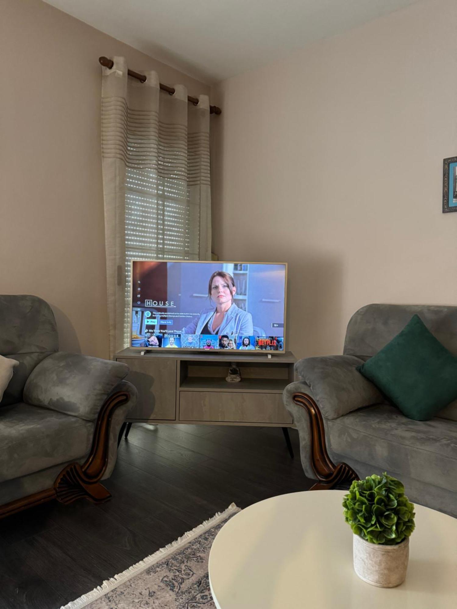 Pedestrian Street Center Apartment Шкодер Екстер'єр фото